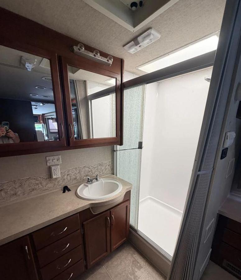 Used 2007 Fleetwood Bounder 35E