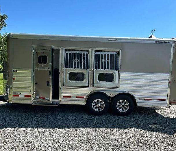 Used 2020 LOGAN XTR Horse Trailer