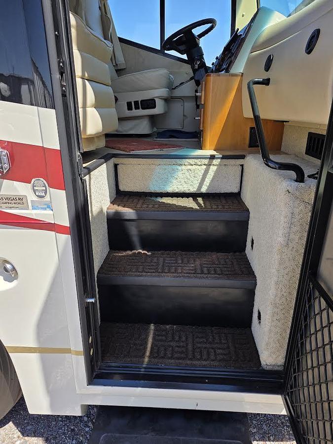 Used 2009 Holiday Rambler Scepter 42PDQ Class A Motorhome