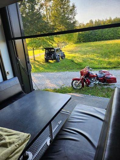 Used 2021 Newmar Canyon Star 3927