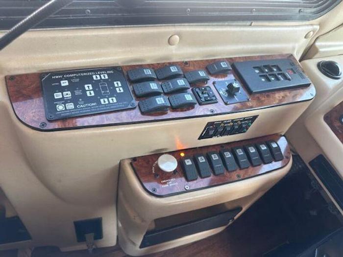 Used 2005 Holiday Rambler Navigator 45PBT