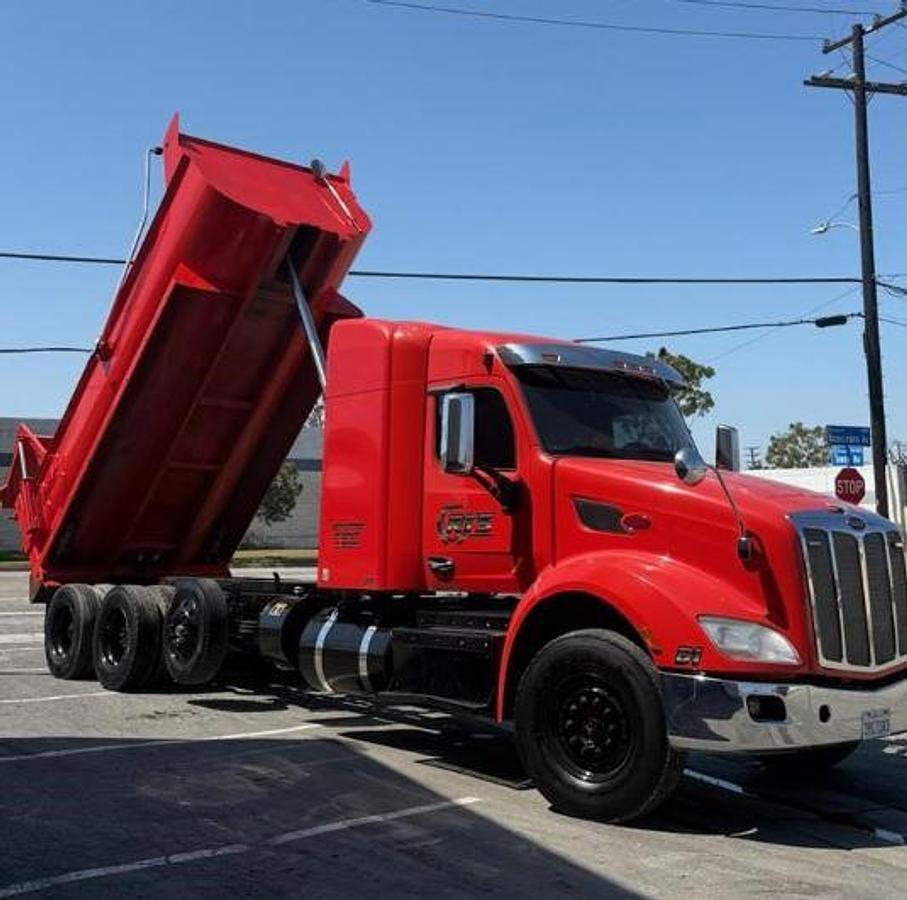 Used 2015 Peterbilt 579 End Dump Truck