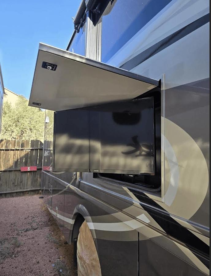 Used 2016 Winnebago Adventurer 38Q