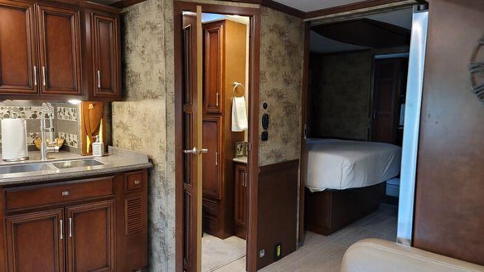 Used 2017 Newmar Ventana 3709