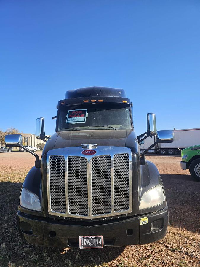 Used 2015 Peterbilt 579