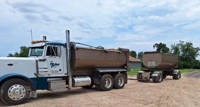 Used 1989 Peterbilt 379 EXHD Dump Truck