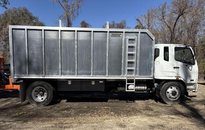 Used 2010 Mitsubishi Fuso FK260
