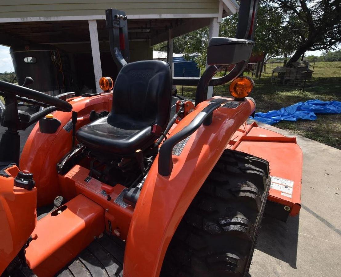 Used 2024 Kubota L3302HST