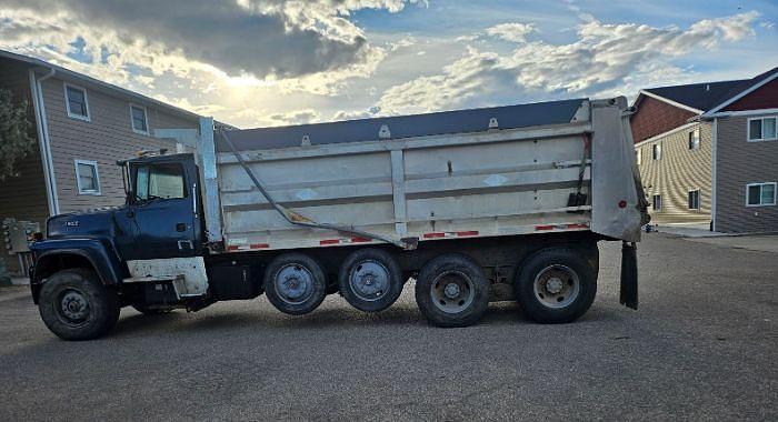 Used 1995 Ford L9000 Quad Axle Dump Truck