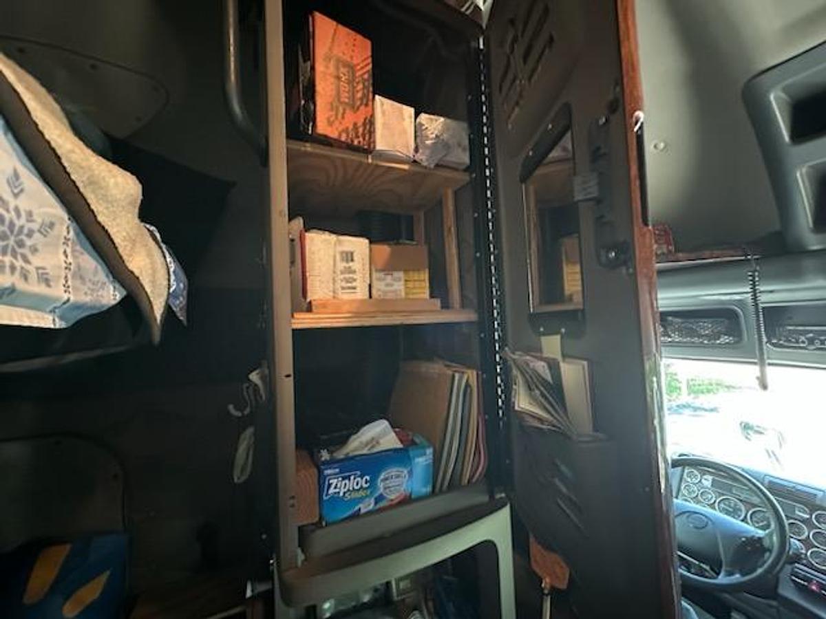 Used 2013 Freightliner Cascadia 125