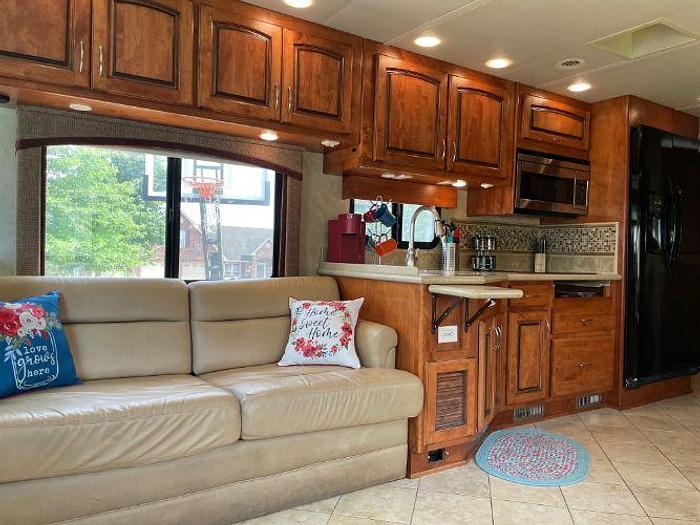 Used 2011 Monaco KNIGHT 40PBT