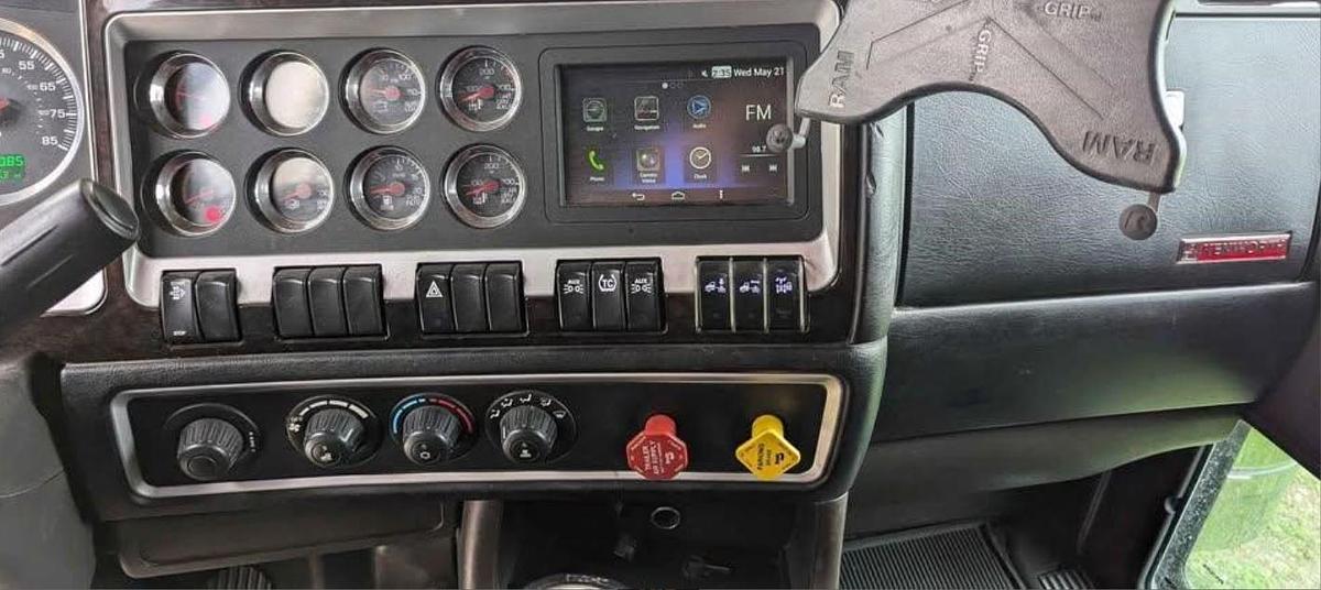 Used 2020 KENWORTH W900 Sleeper Semi Truck