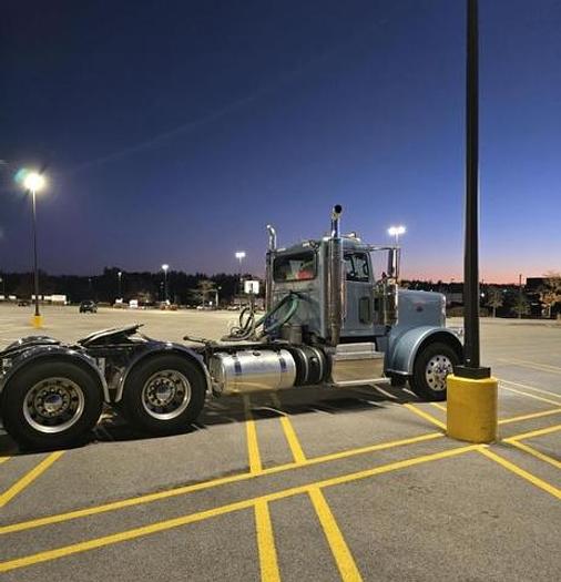 Used 2017 Peterbilt 389