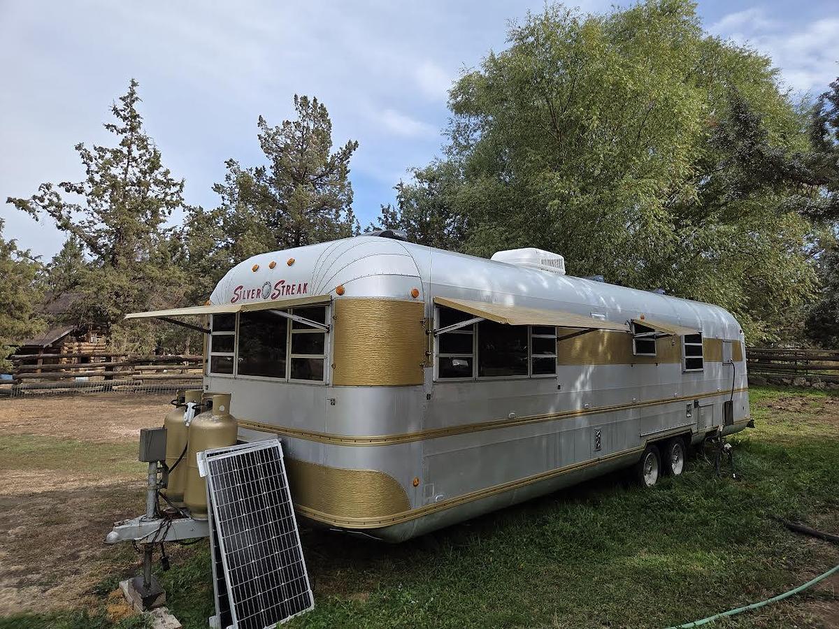 Used 1977 Silver Streak Supreme Luxury Liner