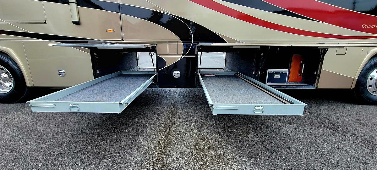 Used 2009 Country Coach Allure 470