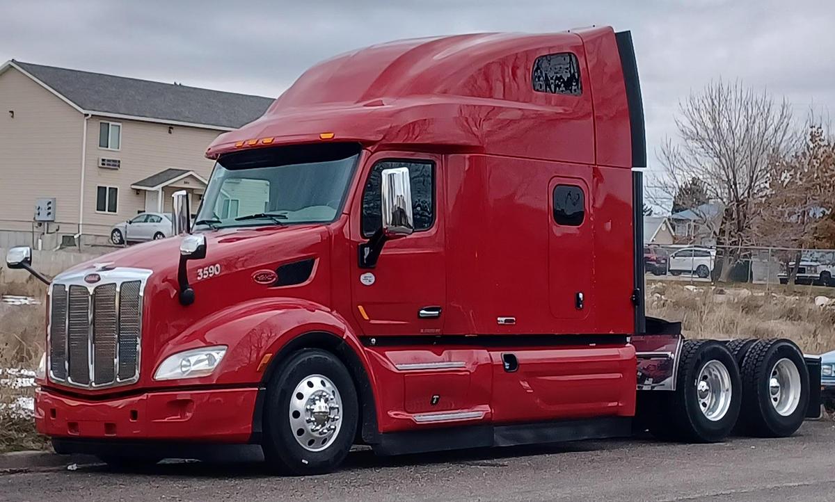 Used 2020 Peterbilt 579 Conventional Sleeper Semi
