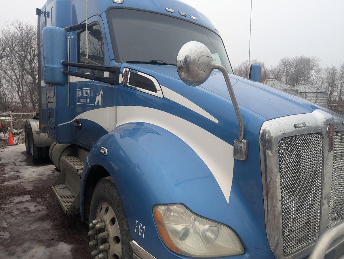 Used 2016 Kenworth T680 Conventional Sleeper Semi