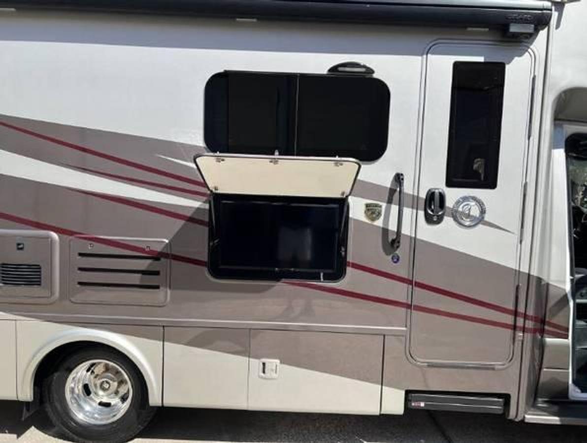 Used 2022 Tiffin Wayfarer 25RW