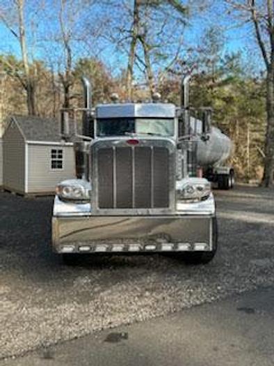 Used 2022 Peterbilt 389