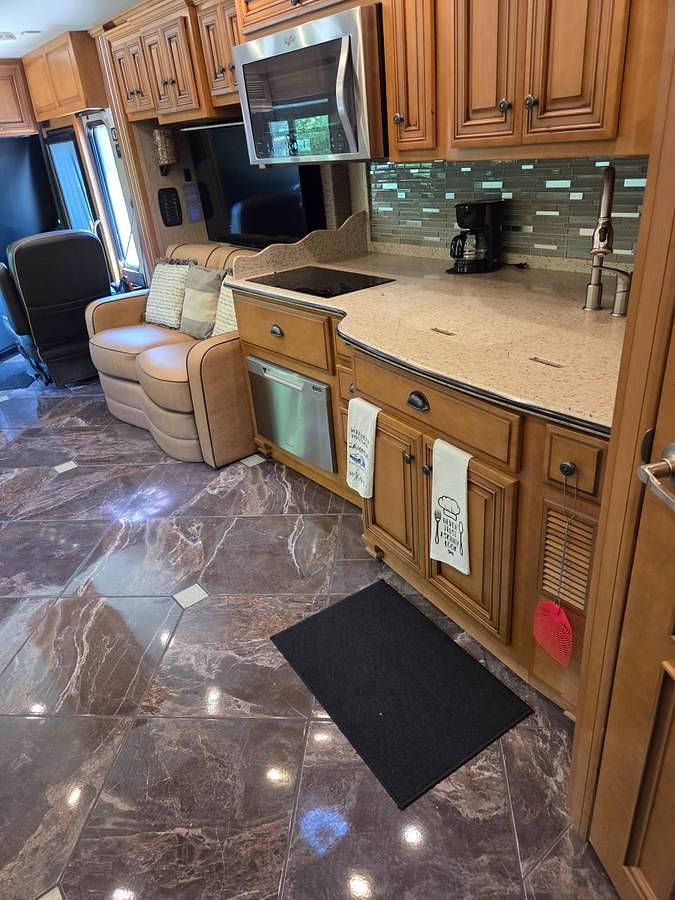 Used 2015 Newmar Dutch Star 3736