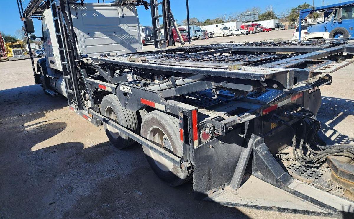 Used 2017 Volvo VAH64600 9 Car Hauler