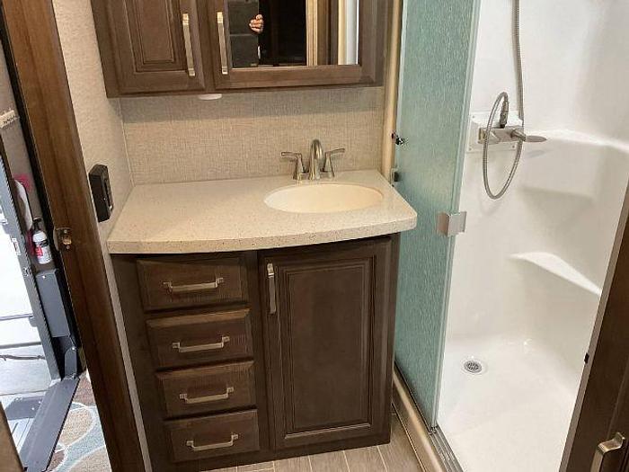 Used 2020 Keystone Alpine 3850RD