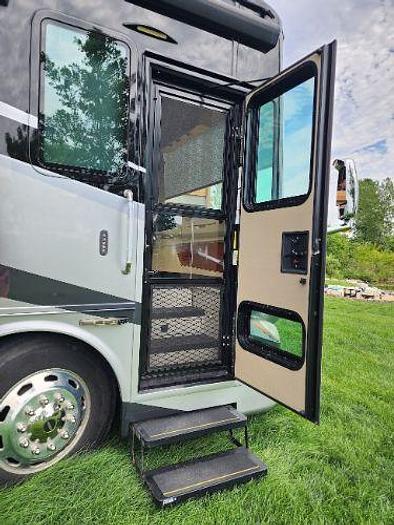 Used 2017 Tiffin Phaeton 40QBH