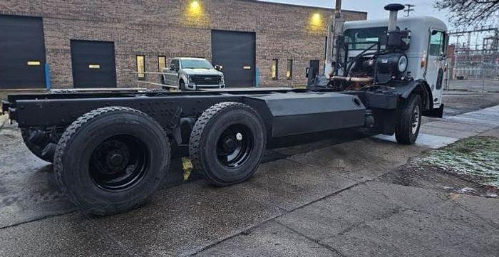 Used 2013 Peterbilt 320