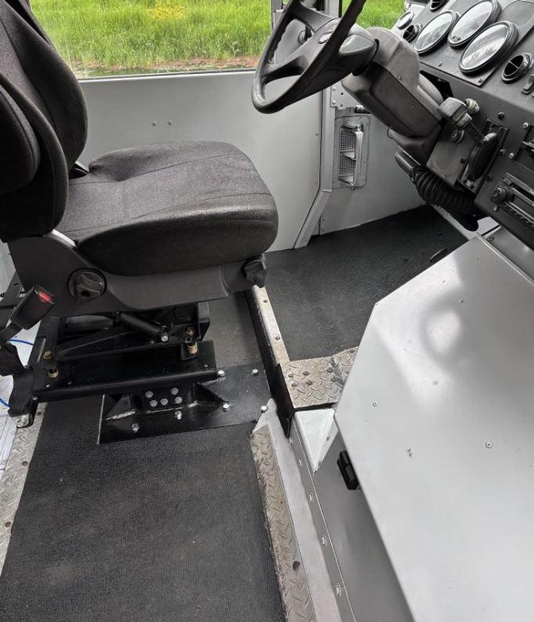 Used 2009 Freightliner MT55