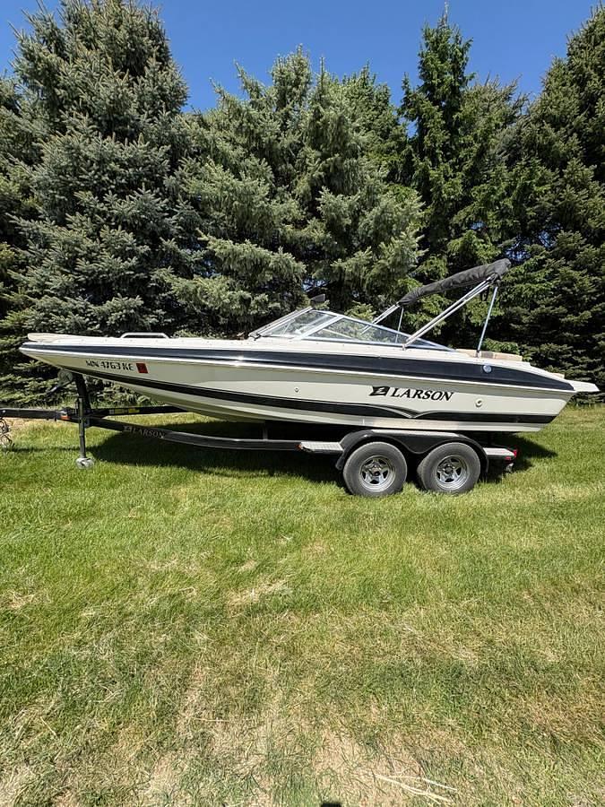 Used 2006 Larson Escape 204