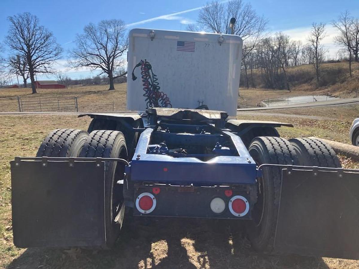 Used 2012 Peterbilt 365 Conventional Sleeper Semi