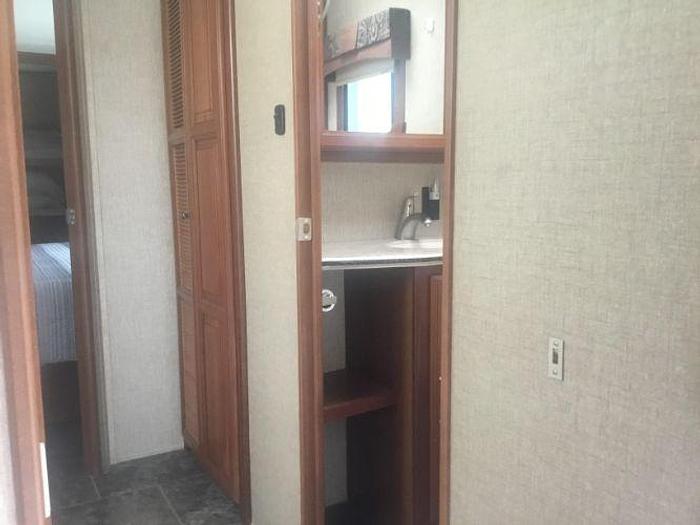 Used 2017 Crossroads Redwood Sequoia M-38KGKS