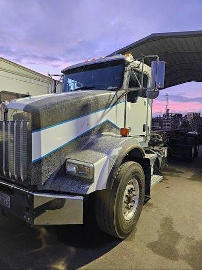 Used 2016 KENWORTH ROLL OFF T800