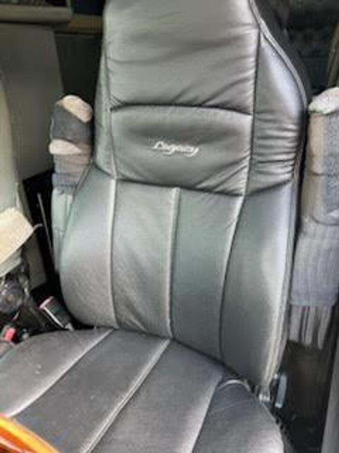 Used 2000 Kenworth W900L Conventional Sleeper Semi