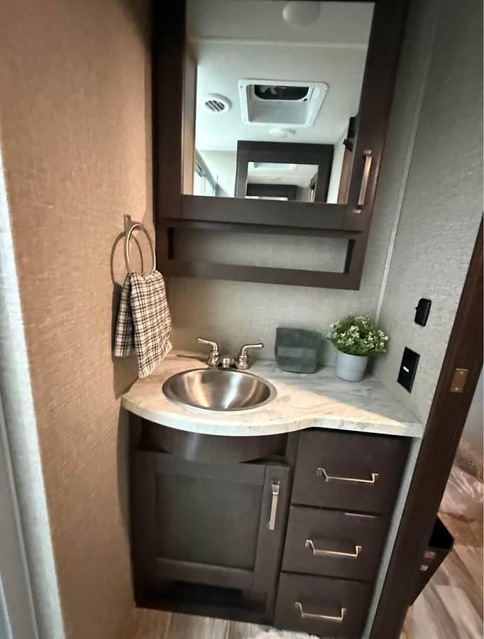Used 2021 Grand Design Reflection 31MB