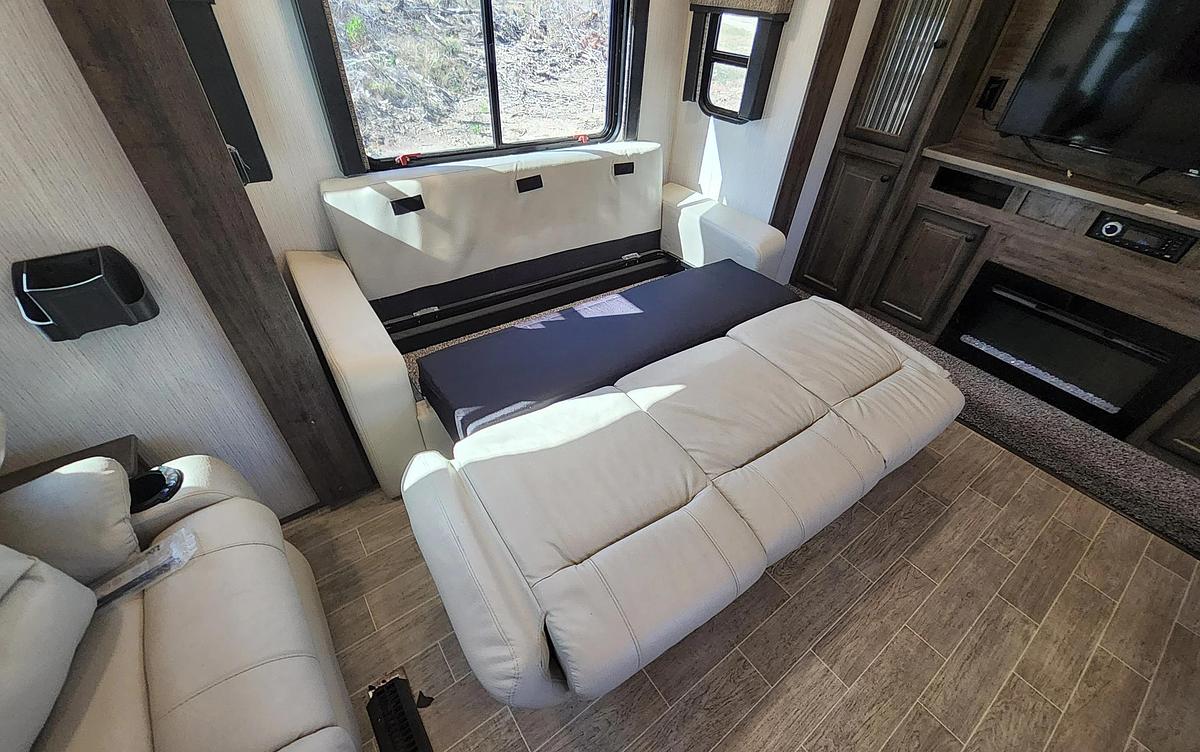 Used 2020 Heartland Bighorn Traveler 38FL Fifth Wheel