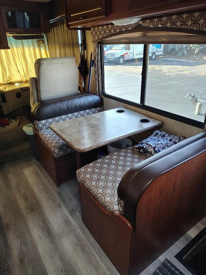 Used 2011 Thor Motor Coach Hurricane 31G