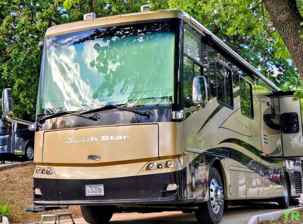 Used 2010 Newmar Dutch Star 4010 | 40' Class A Diesel Pusher | 4 Slides | Sleeps 6 | 77,000 Miles