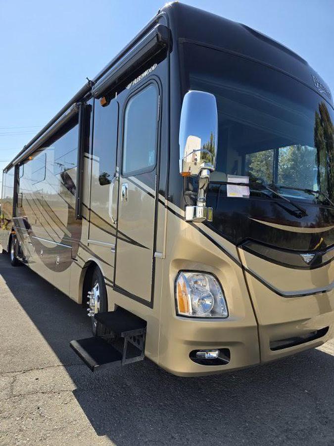 Used 2015 Fleetwood Discovery 40G Class A Motorhome