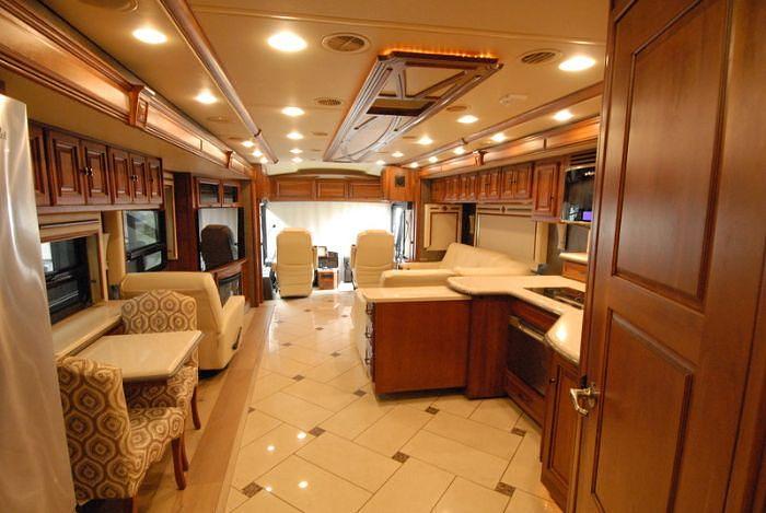 Used 2015 Winnebago Ellipse 42QD