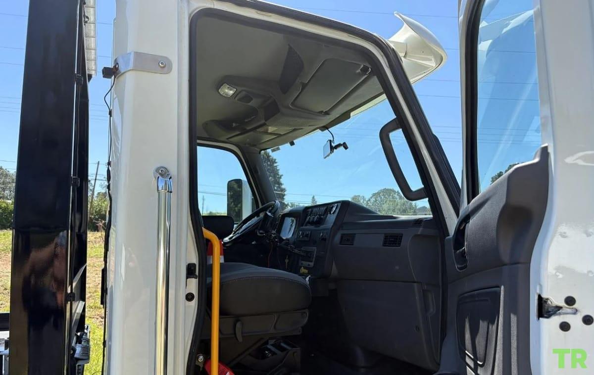 Used 2024 International MV Rollback Tow Truck