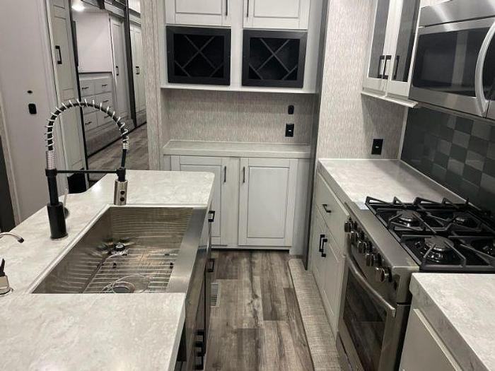 Used 2023 Crossroads Redwood RW4200FL