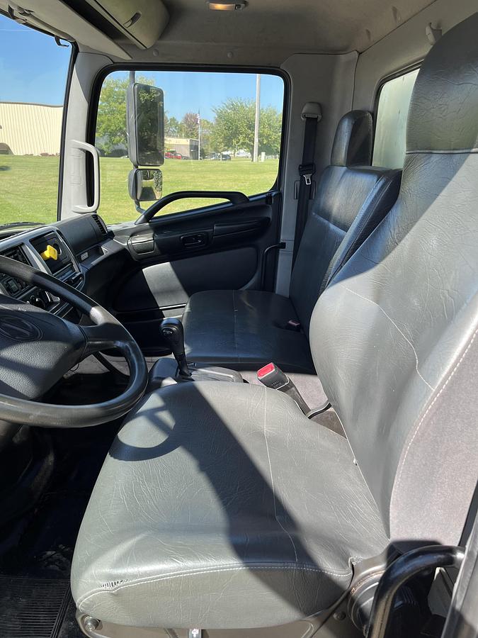 Used 2017 Hino 268 Box Truck