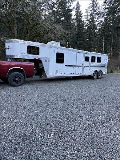 Used 2007 Cherokee Trailers Super Chief Horse Trailer with Living Quarters