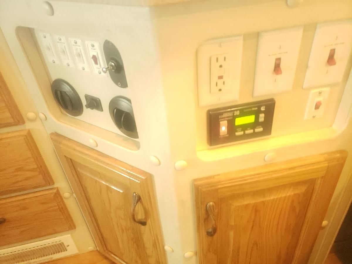 Used 2016 Kenworth T880 172" 2017 ARI SLPR Toterhome