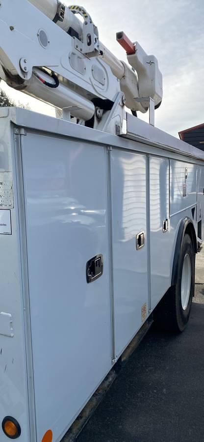 Used 2013 International DuraStar Bucket Truck