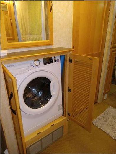 Used 2004 Fleetwood Discovery 39L