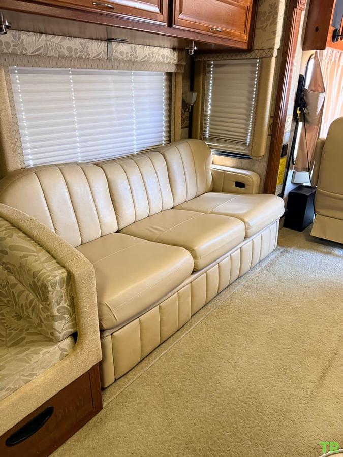Used 2009 Fleetwood Expedition 38R Class A Diesel Pusher