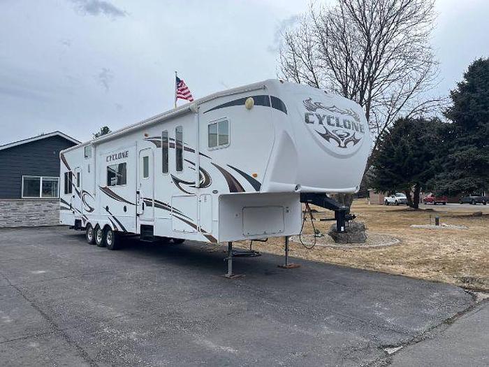 Used 2010 Heartland Cyclone 3950