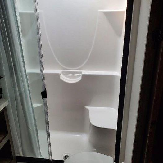 Used 2022 Alliance Valor 40V13